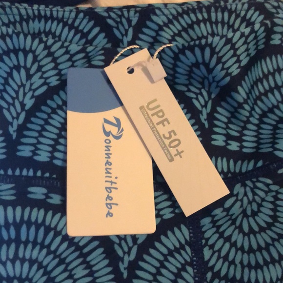 Bonneuitbebe Women's Two Piece Rash Guard Short Sleeve. Size: XS. - Picture 6 of 12